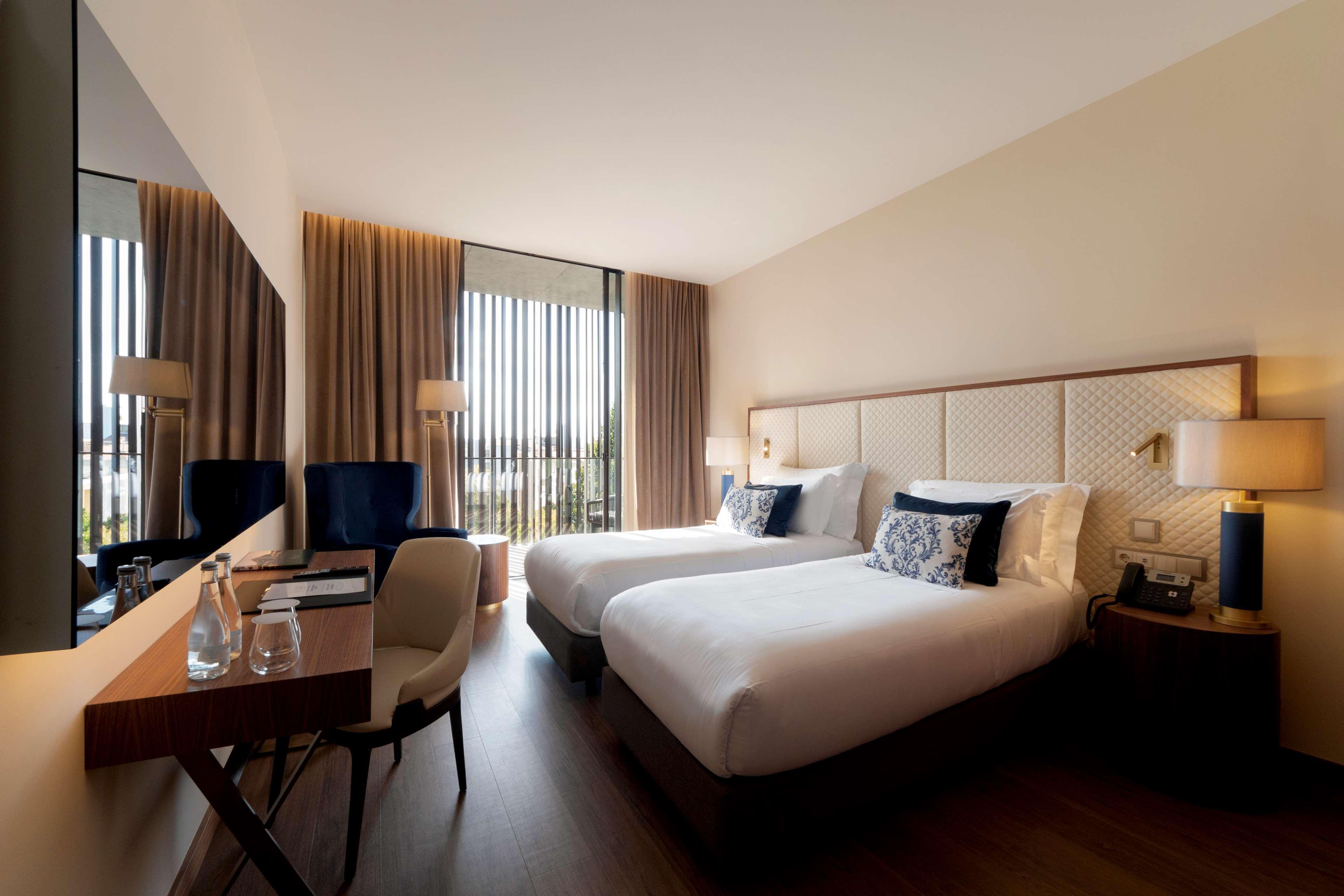 וילה נובה דה גאיה Curio Collection By Hilton Boeira Garden Hotel Porto Portug מראה חיצוני תמונה